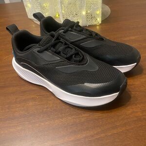 Vessi Tidal Sneaker 100% Waterproof woman’s size 9